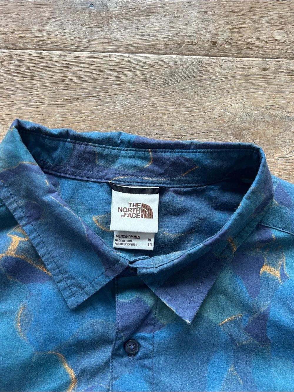 The North Face Men’s Short-Sleeve Button-Up Shirt in Blue Camo